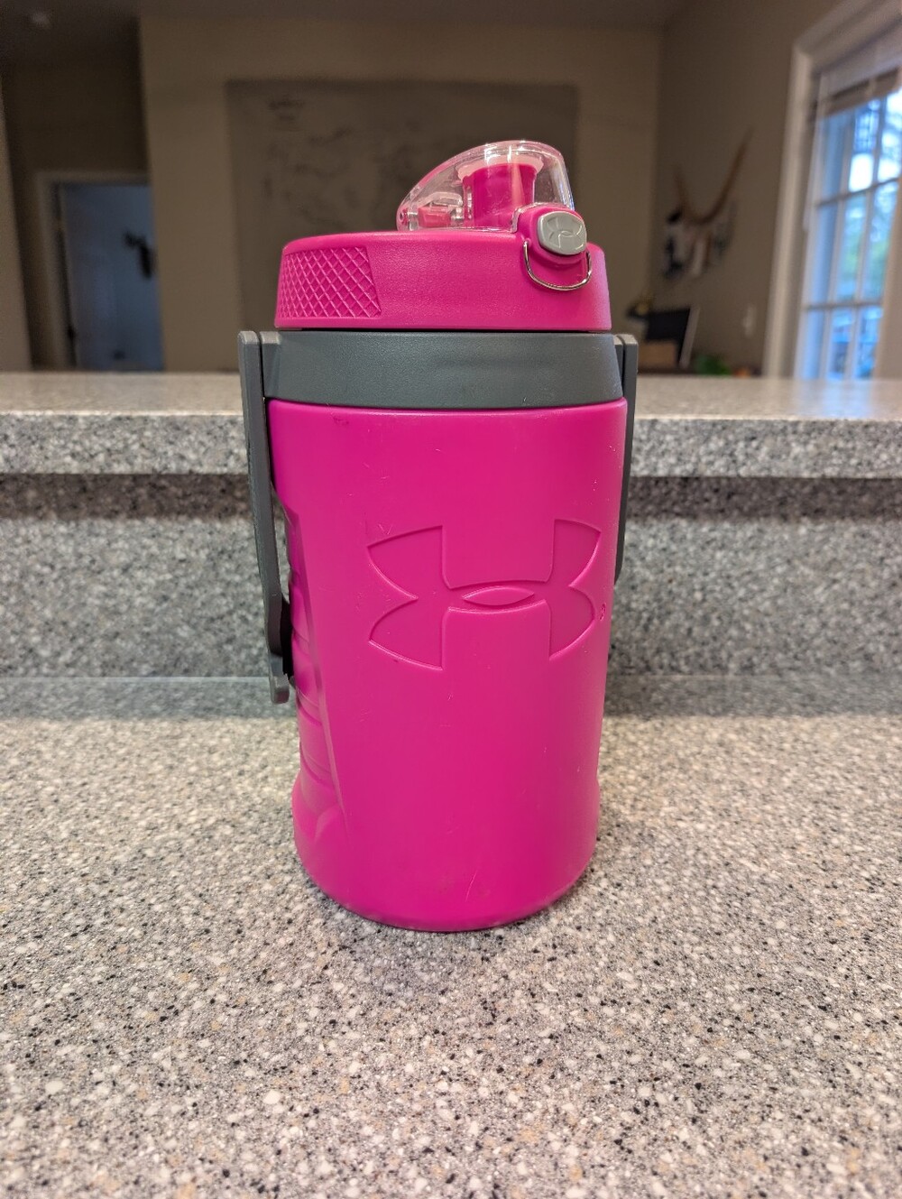 Under Armour UA Sideline 64 oz. Water Bottle OSFA Rebel Pink